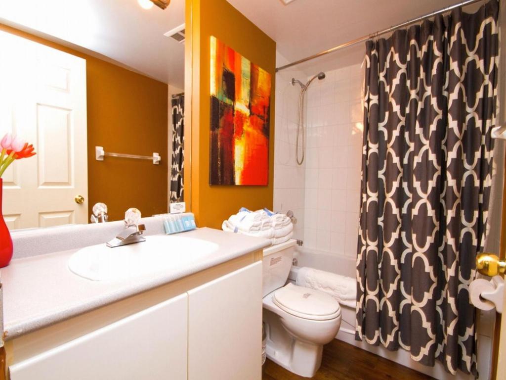 Glen Grove - Conservatory Tower Toronto Phòng bức ảnh