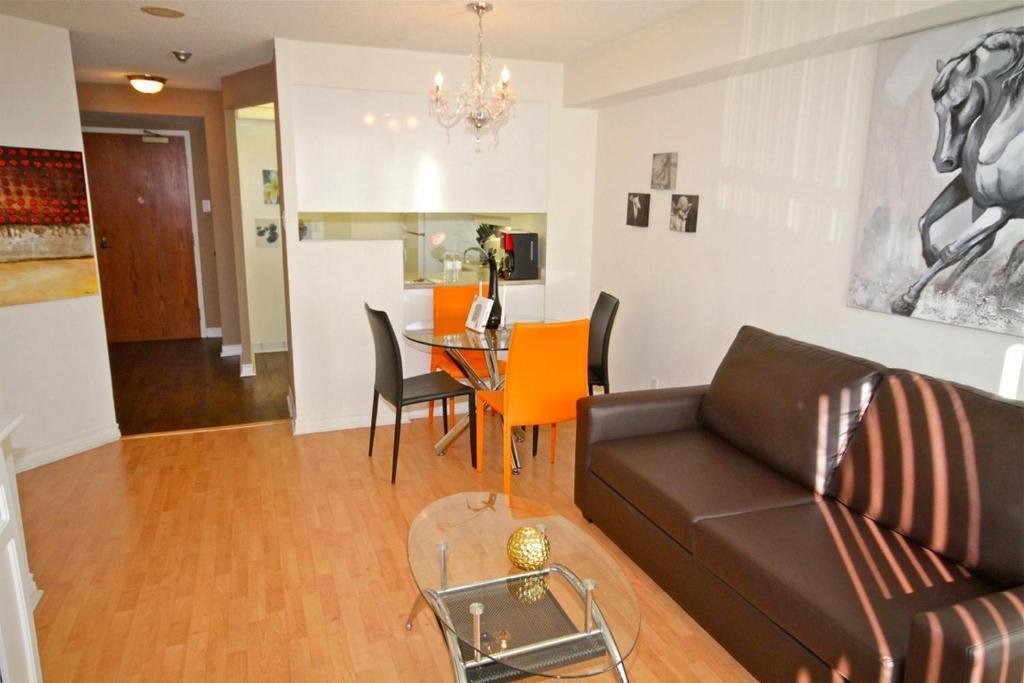 Glen Grove - Conservatory Tower Toronto Phòng bức ảnh